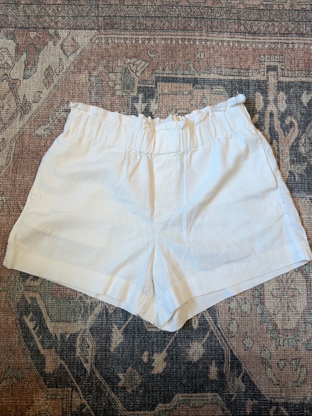 White High-Waist Shorts